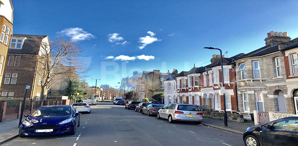 			UNDER OFFER , 4 Bedroom, 1 bath, 1 reception House			 Hazelborne Road , Clapham South